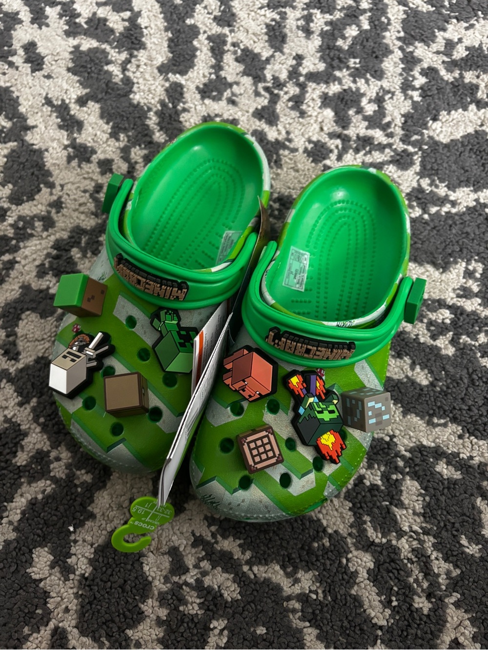 Size J1- Crocs x Minecraft Classic Clog Preschool Kids